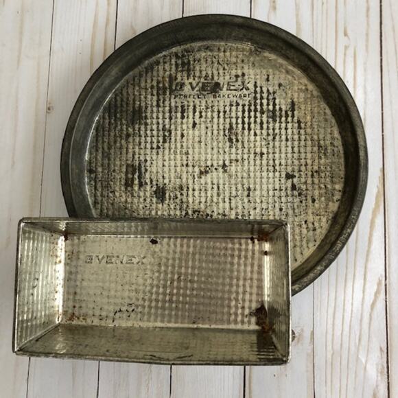Vintage Ovenex Baking Pans — Set of 2 - Picture 1 of 8